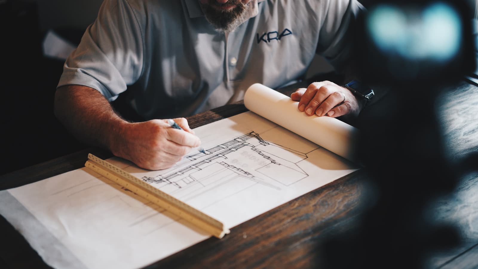 Why Every General Contractor Needs a Bookkeeper in Their Pocket